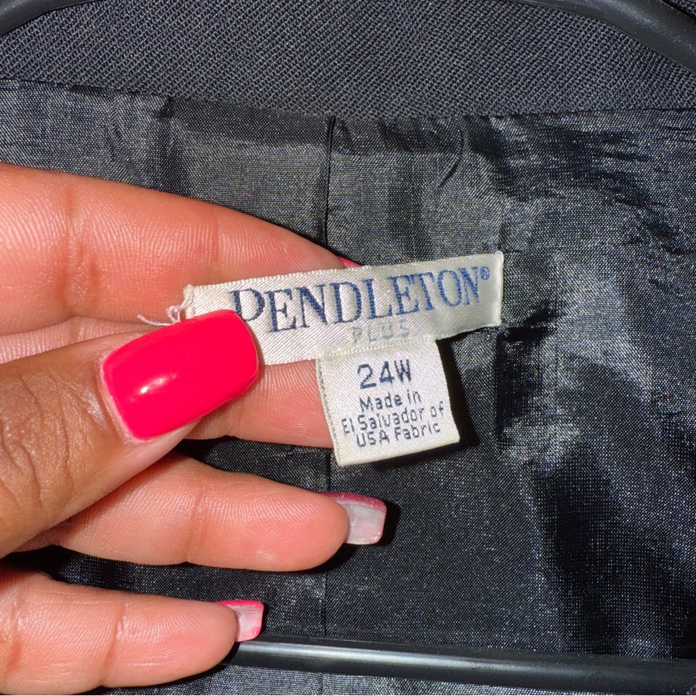 Pendleton Plus Women's Black One Button Blazer 10… - image 8